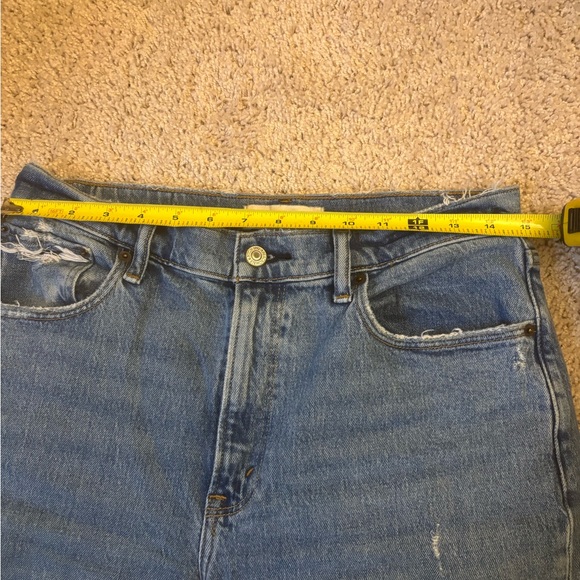 A&F 90’s Relaxed High Rise Jeans - Picture 6 of 6